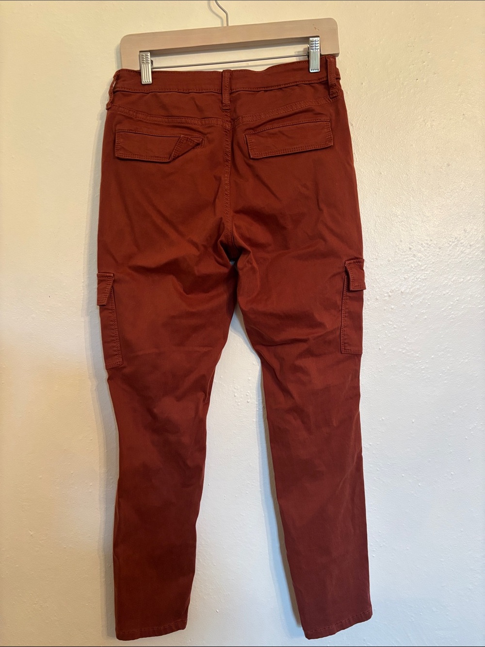 Universal Thread- women’s Rust Cargo Pants - Picture 2 of 3